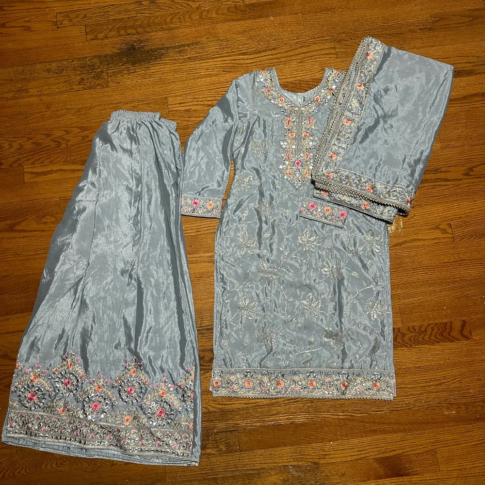 Beautiful Grey Plazo Suit with multiple colors designs Combination!  Never wore.